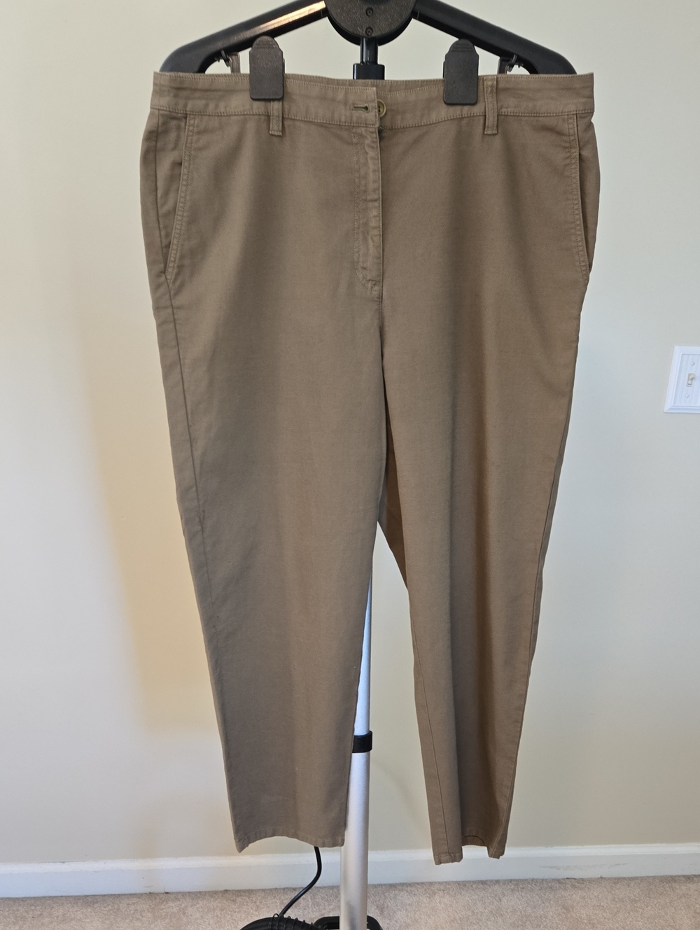 Eileen Fisher Straight-Leg Pants in Taupe